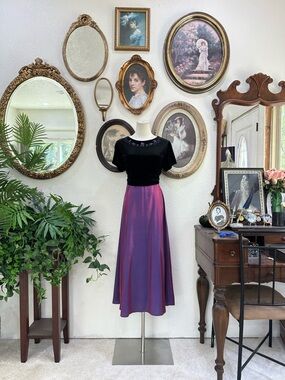 Vintage Brooke Lindsey Black Velvet and purple